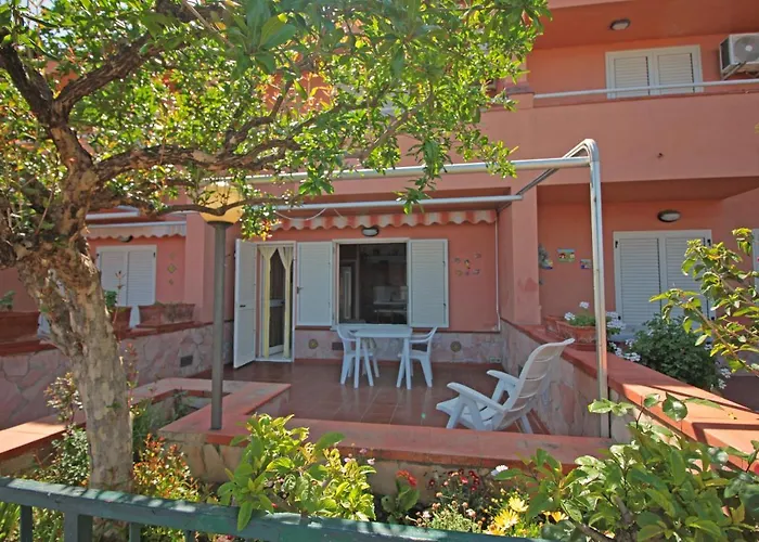Villetta Santa Lucia con patio e giardino by Wonderful Italy Cefalù